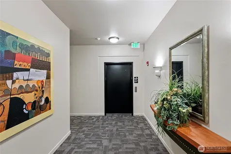 530 4th Avenue W Seattle WA 98119