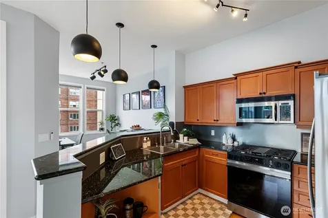 530 4th Avenue W Seattle WA 98119
