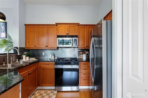 530 4th Avenue W Seattle WA 98119