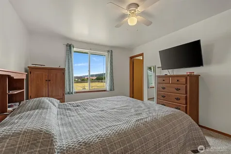 180 Kowntee Street Camano Island WA 98282