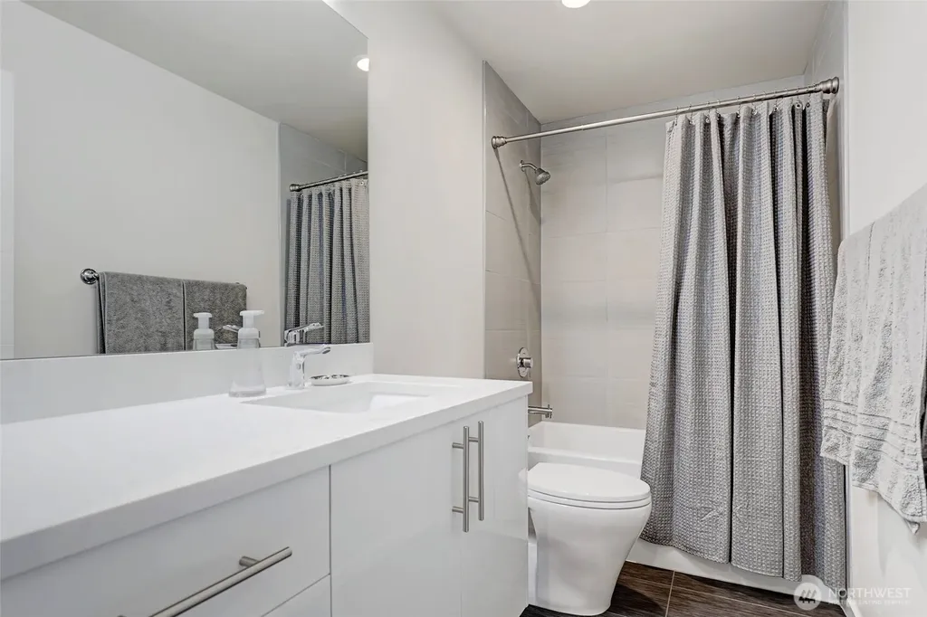 6219 20th Avenue NW Seattle WA 98107