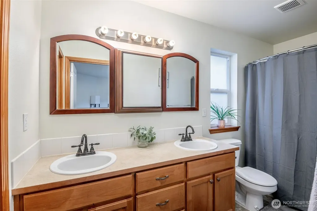1405 NE Riddell Avenue Orting WA 98360