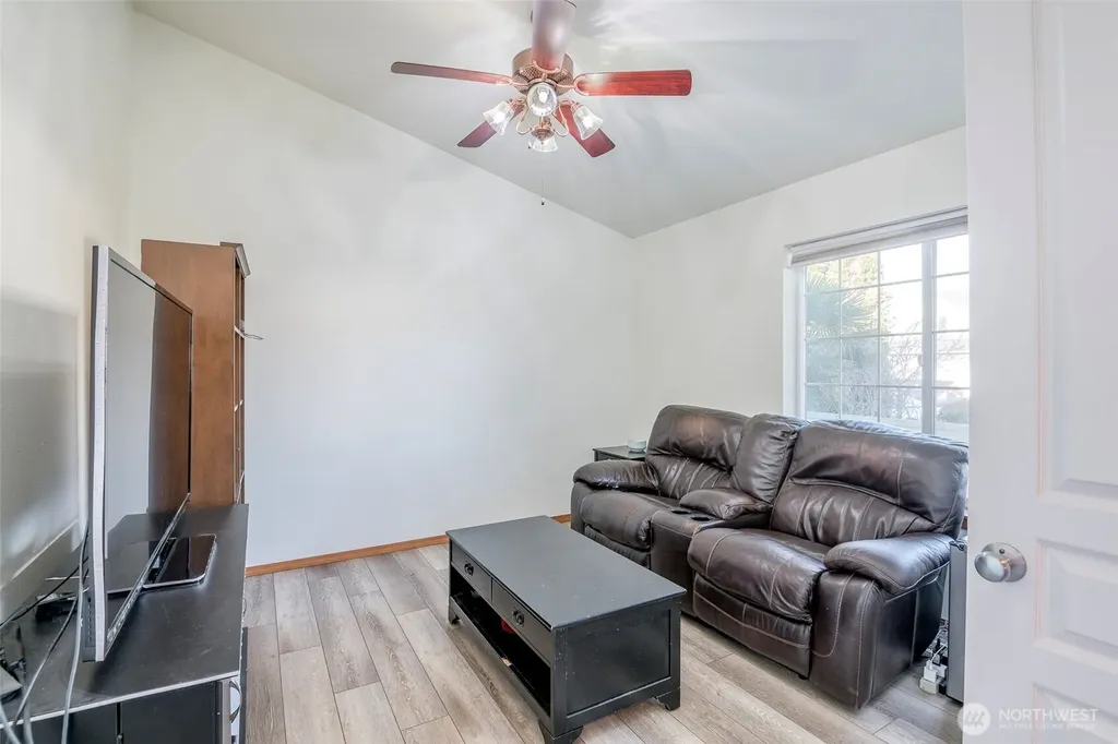 1405 NE Riddell Avenue Orting WA 98360