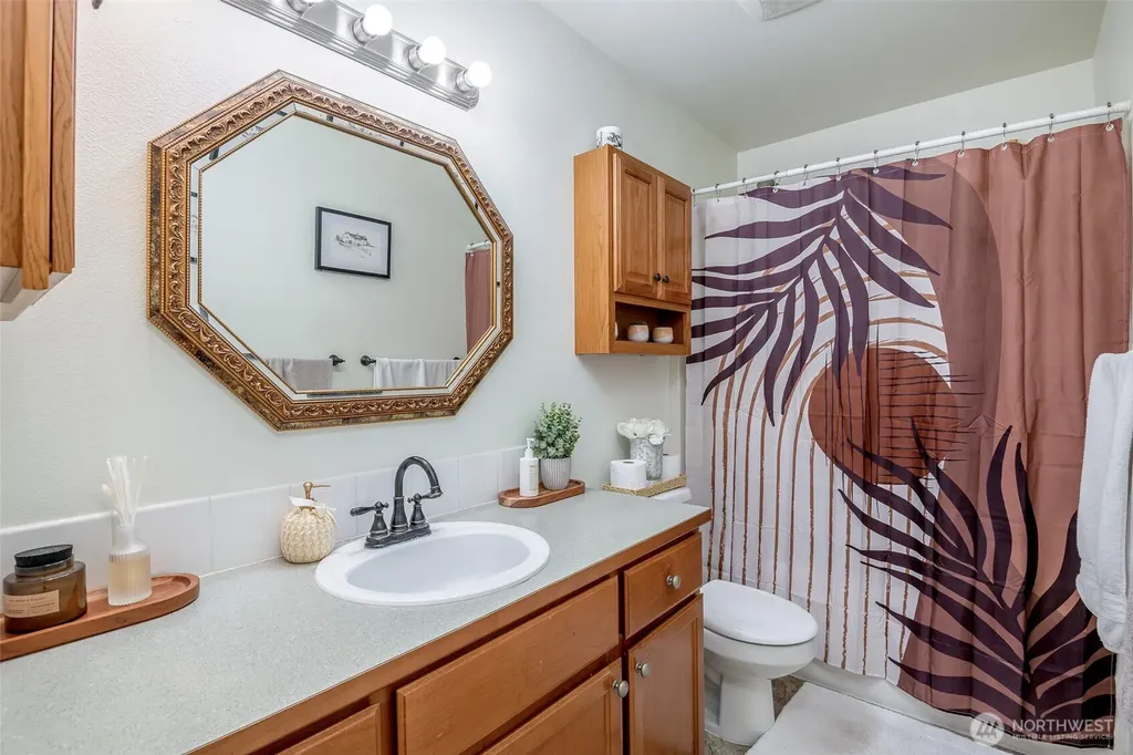 1405 NE Riddell Avenue Orting WA 98360