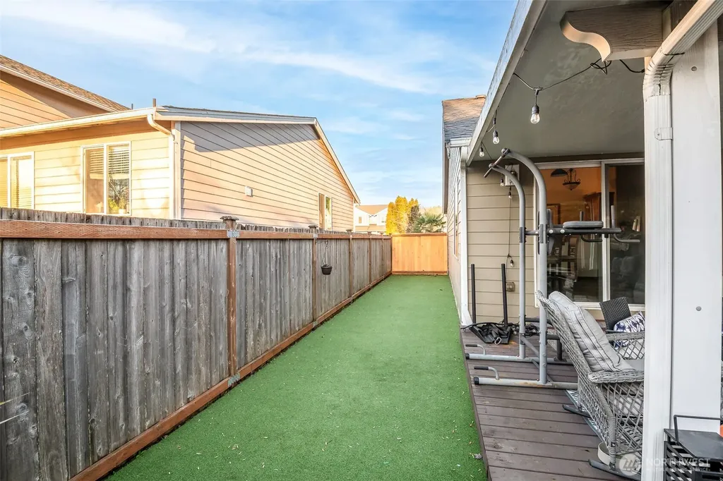 1405 NE Riddell Avenue Orting WA 98360