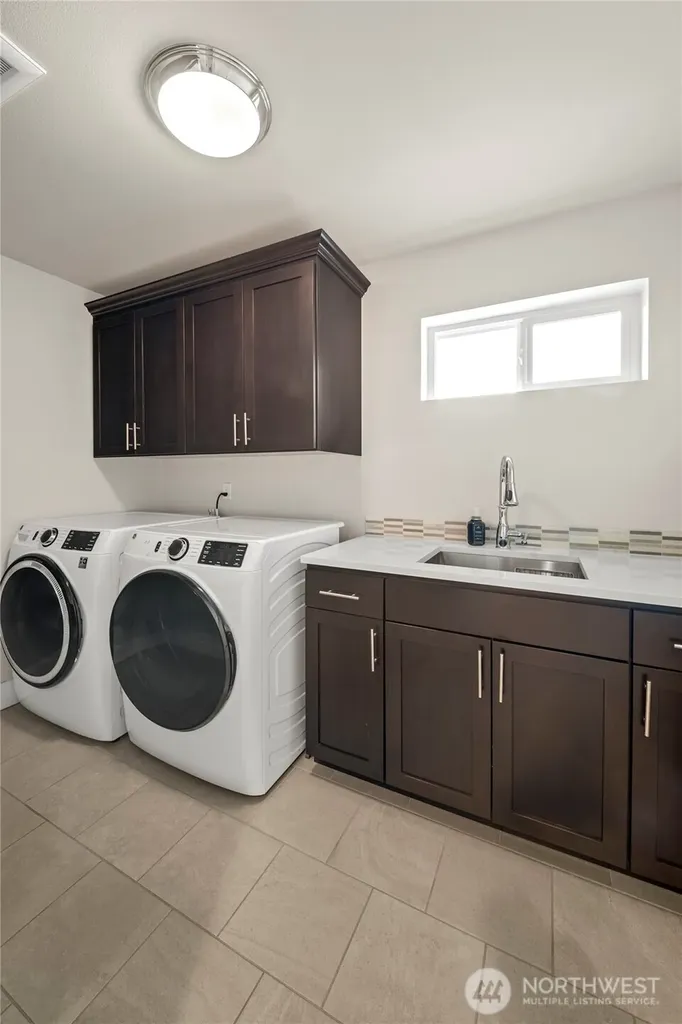 7704 Connells Prairie Road E Bonney Lake WA 98391