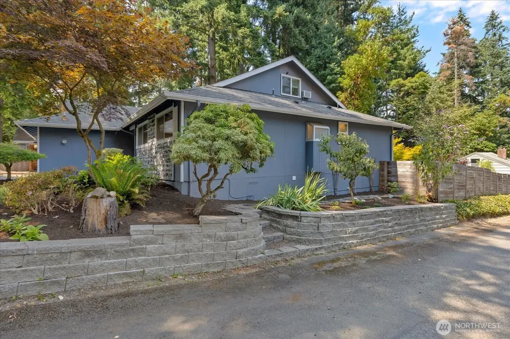 18224 24th Avenue NE Shoreline WA 98155