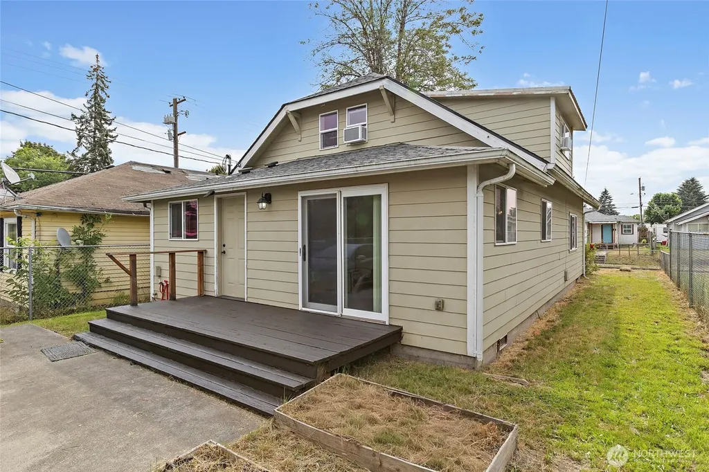 293 17th Avenue Longview WA 98632