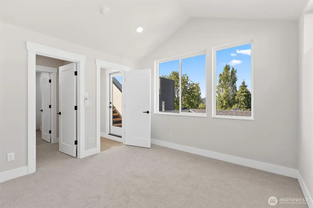 1407 29th Avenue Seattle WA 98122