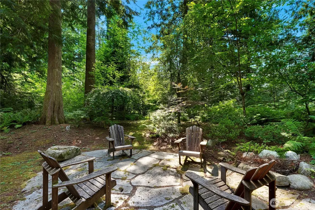 7875 Silver Lake Road Maple Falls WA 98266