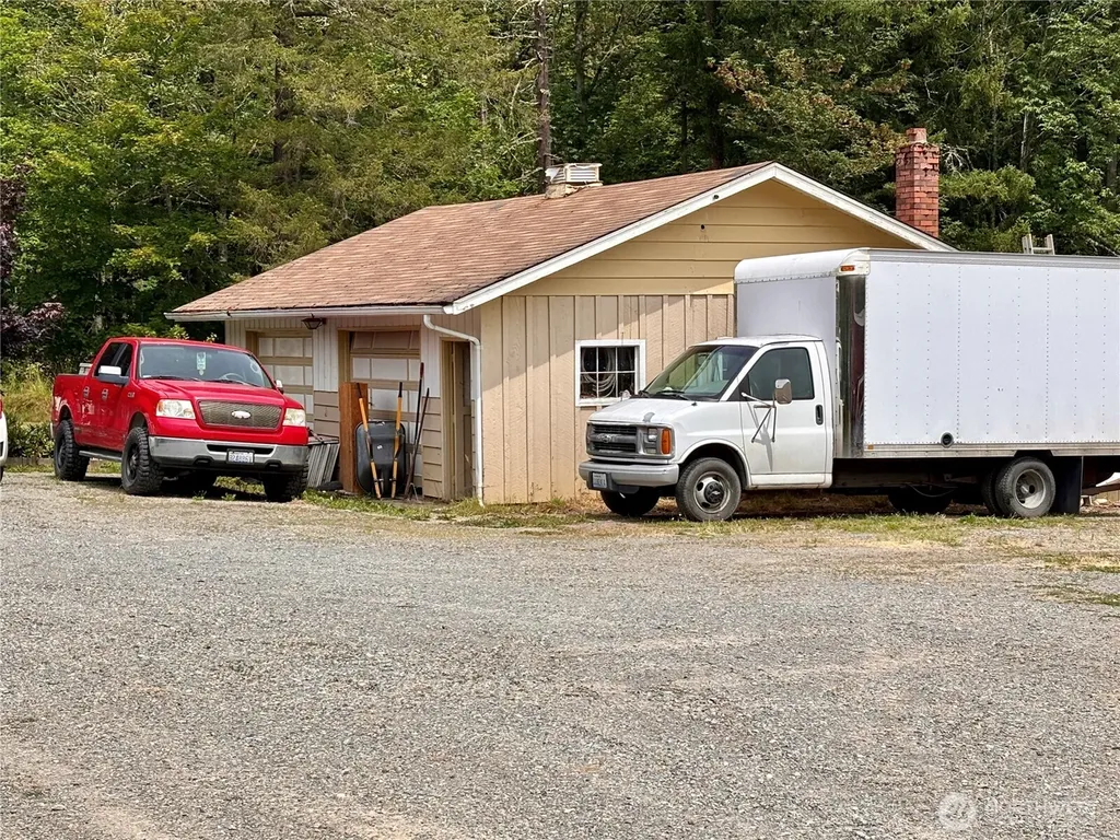 38519 Eatonville Cut Off Road E Eatonville WA 98328