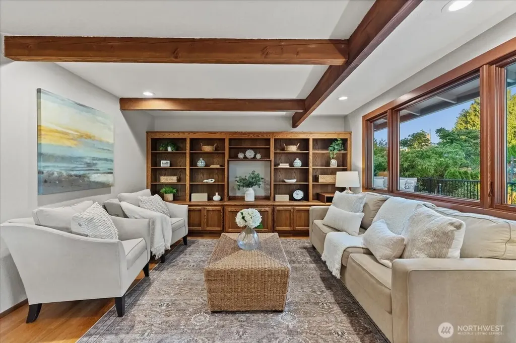 807 7th Avenue N Edmonds WA 98020