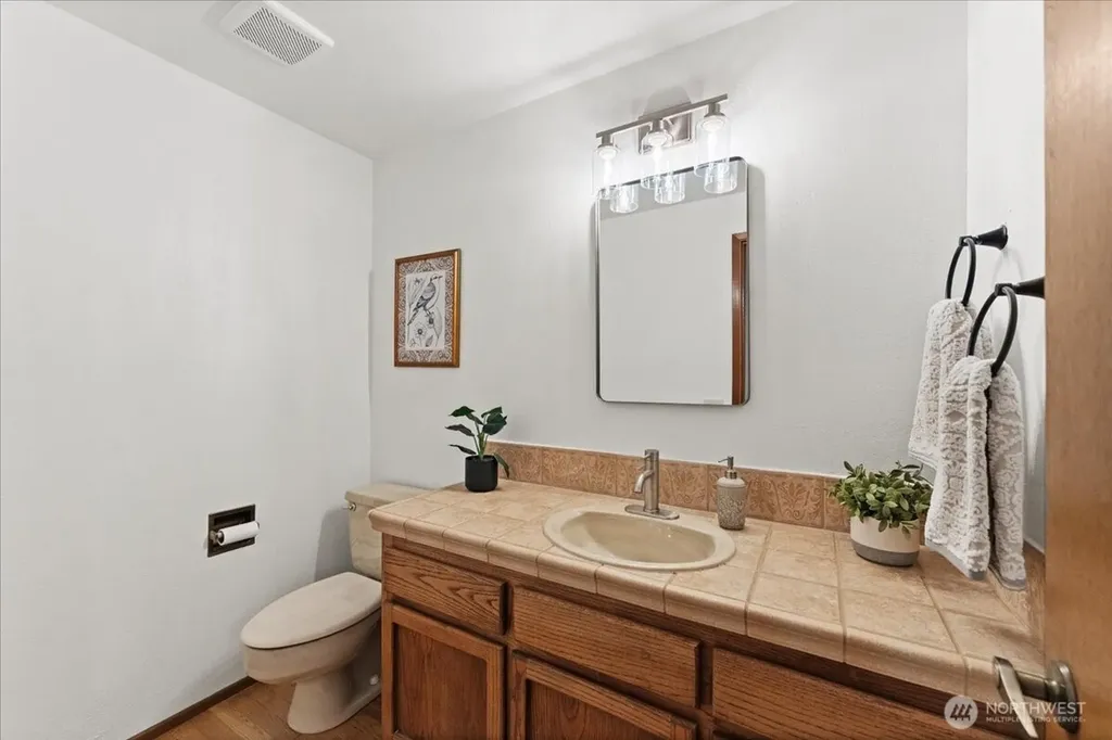 807 7th Avenue N Edmonds WA 98020
