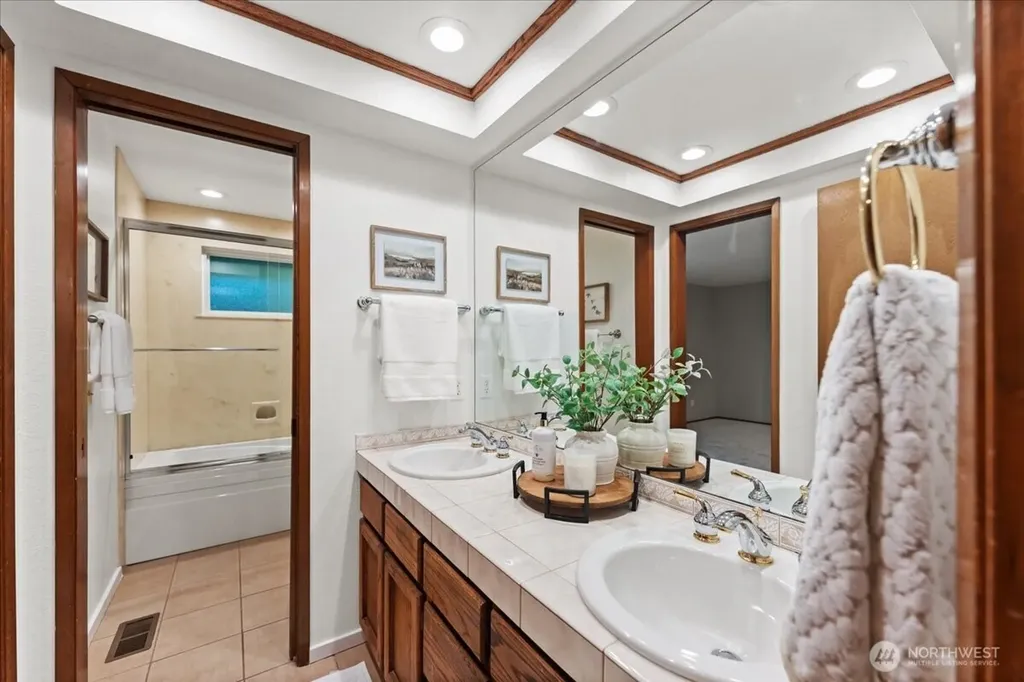 807 7th Avenue N Edmonds WA 98020