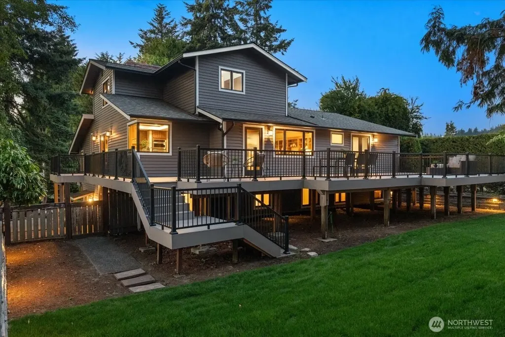 807 7th Avenue N Edmonds WA 98020