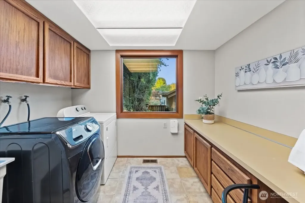 807 7th Avenue N Edmonds WA 98020