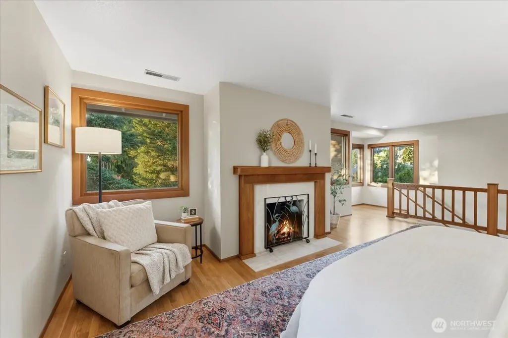 807 7th Avenue N Edmonds WA 98020