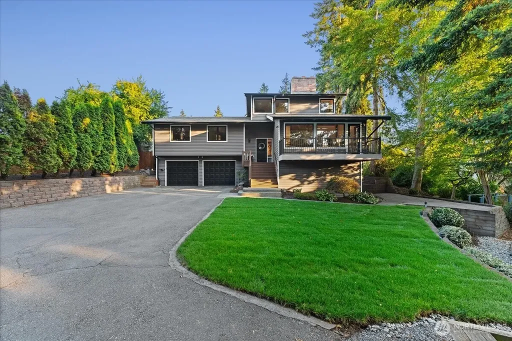807 7th Avenue N Edmonds WA 98020
