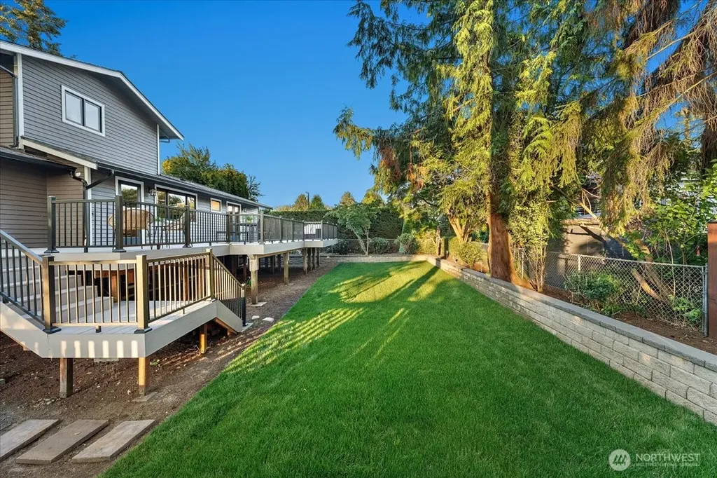 807 7th Avenue N Edmonds WA 98020