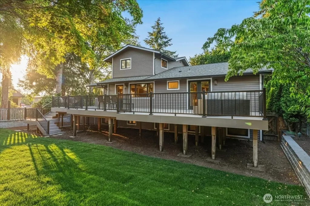 807 7th Avenue N Edmonds WA 98020