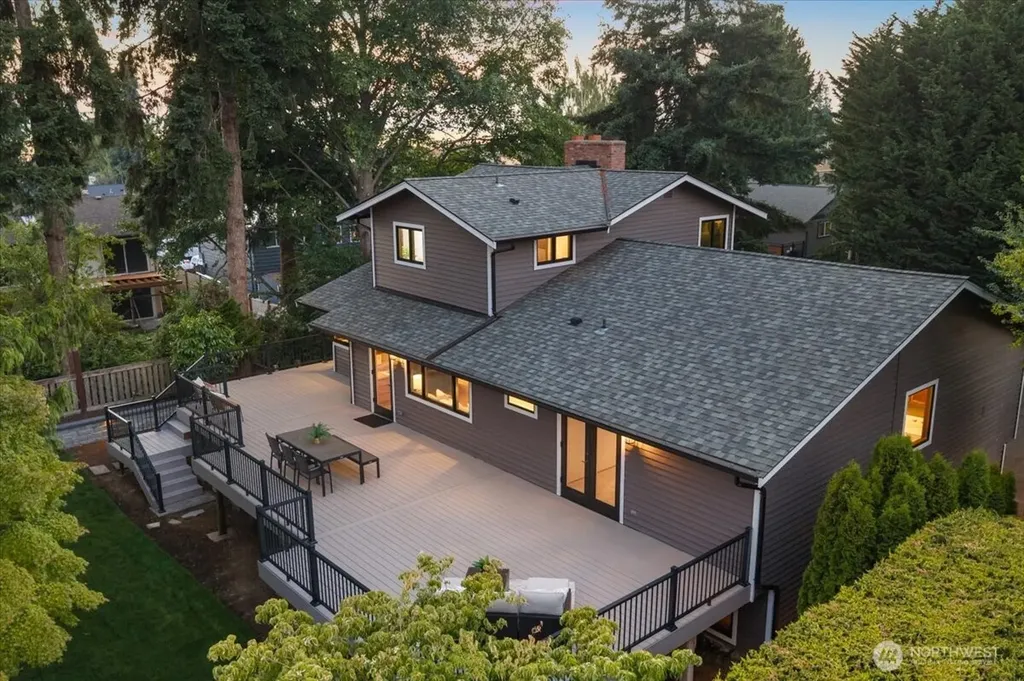 807 7th Avenue N Edmonds WA 98020
