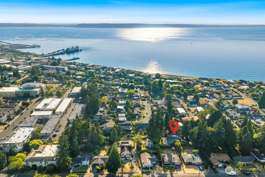 807 7th Avenue N Edmonds WA 98020