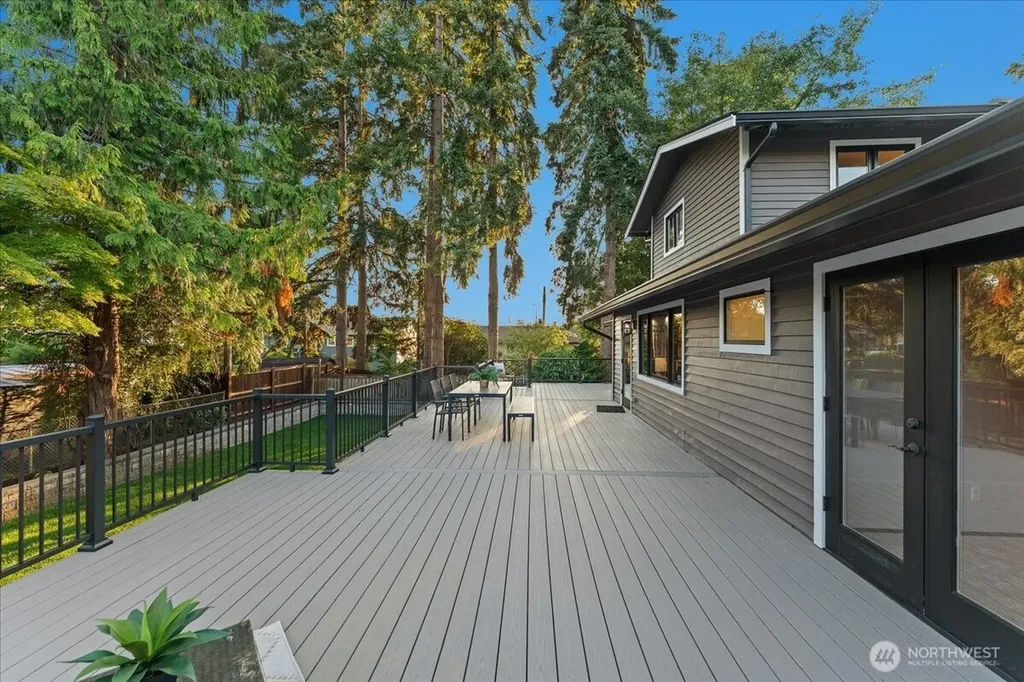 807 7th Avenue N Edmonds WA 98020