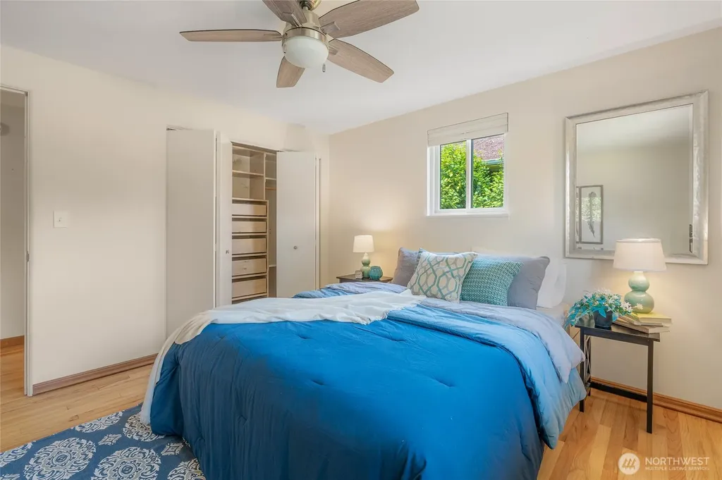 7025 25th Avenue NE Seattle WA 98115