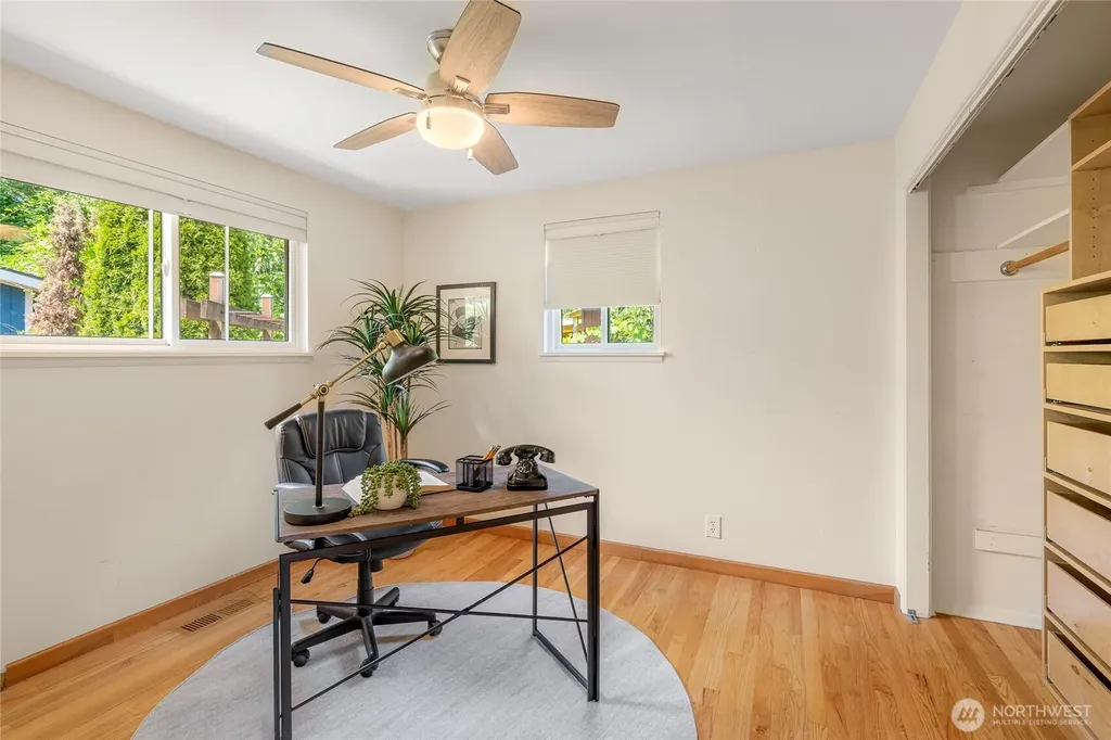 7025 25th Avenue NE Seattle WA 98115