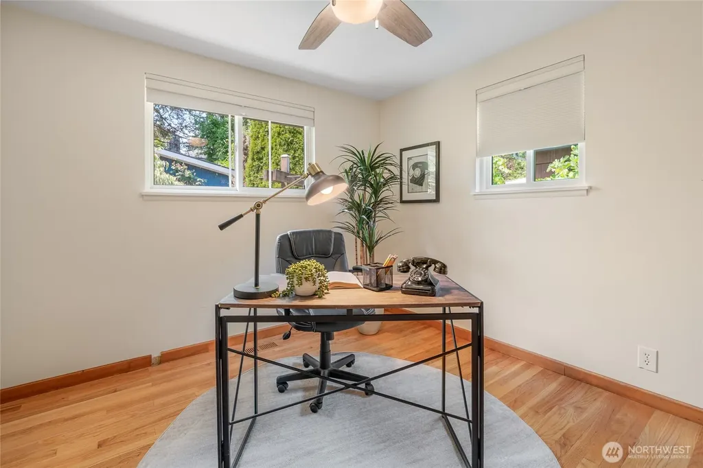 7025 25th Avenue NE Seattle WA 98115