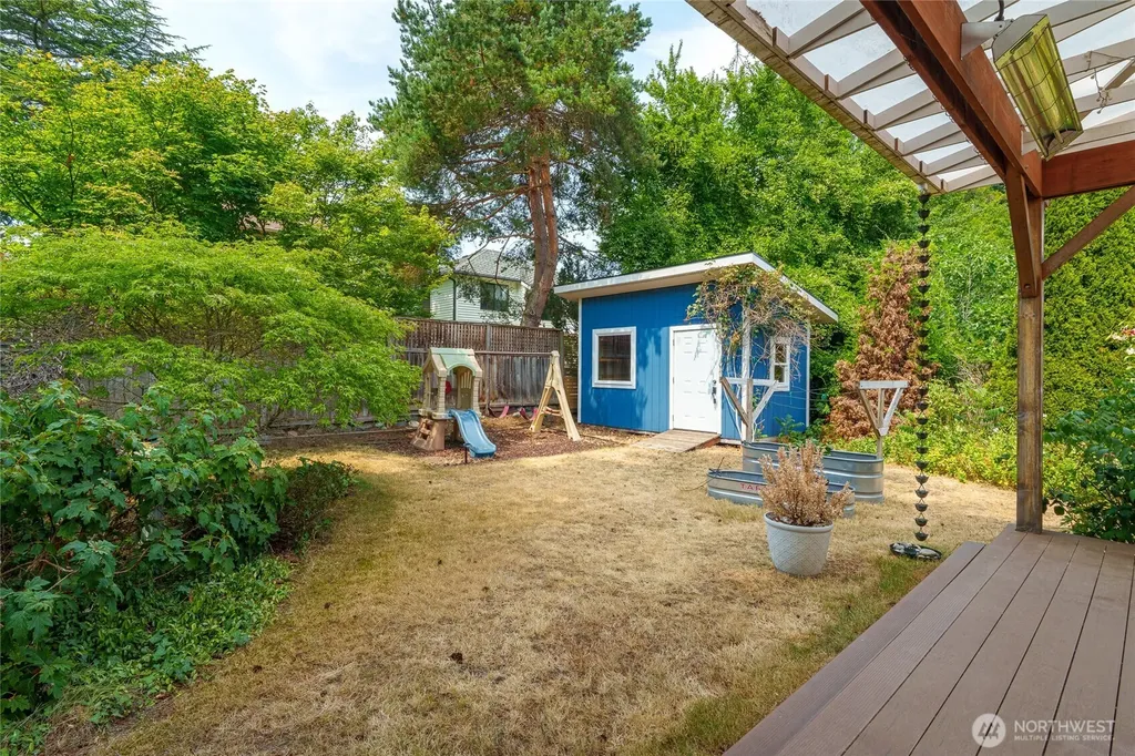 7025 25th Avenue NE Seattle WA 98115