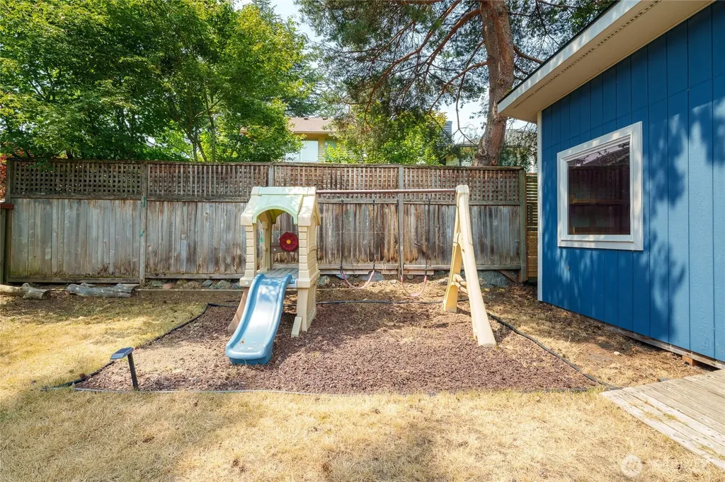 7025 25th Avenue NE Seattle WA 98115