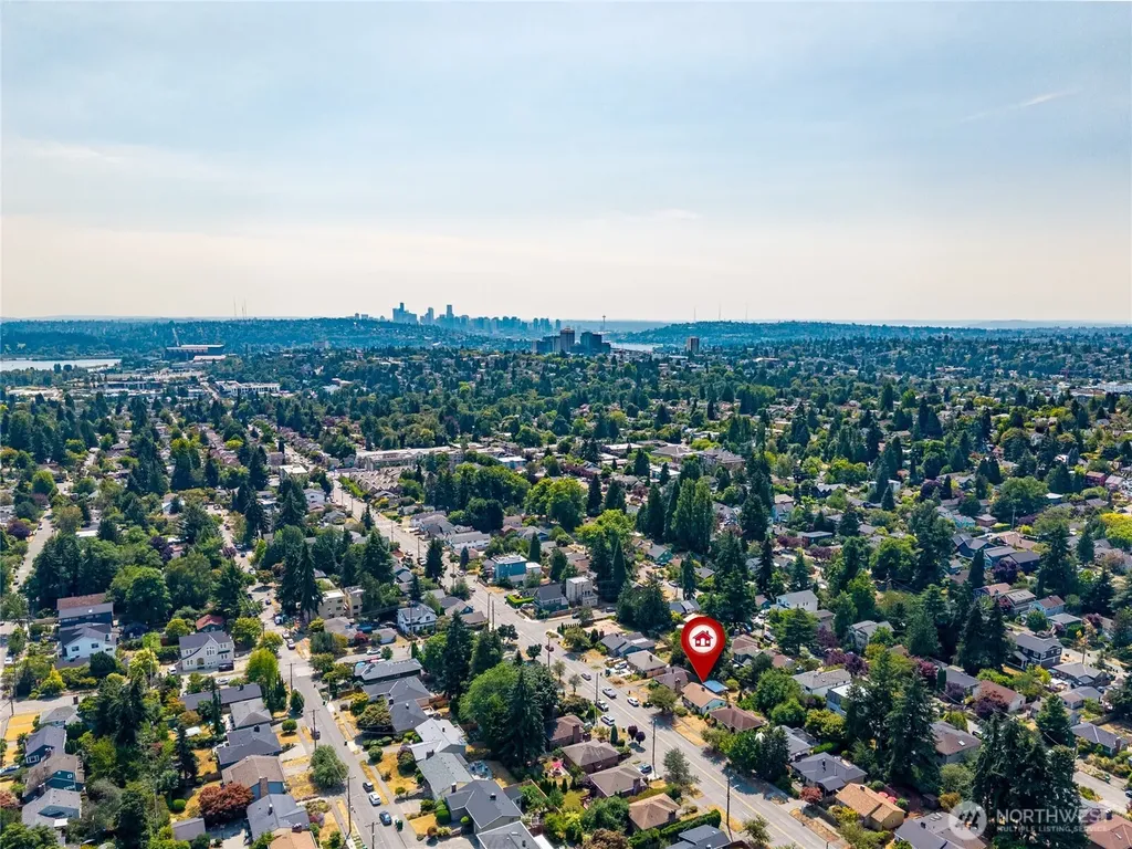 7025 25th Avenue NE Seattle WA 98115