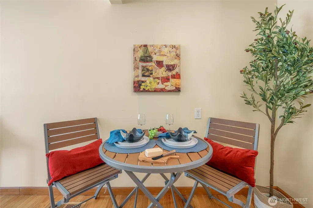 7025 25th Avenue NE Seattle WA 98115