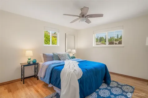7025 25th Avenue NE Seattle WA 98115