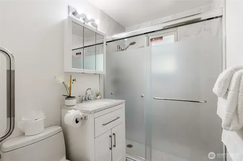 7025 25th Avenue NE Seattle WA 98115