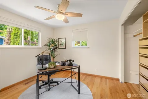 7025 25th Avenue NE Seattle WA 98115