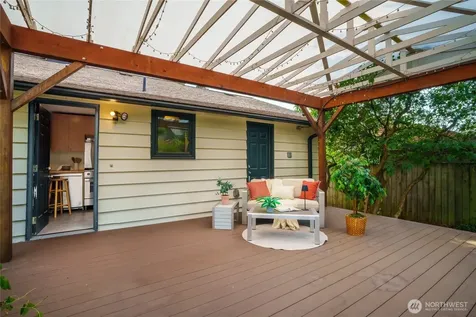 7025 25th Avenue NE Seattle WA 98115