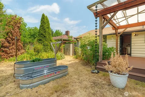 7025 25th Avenue NE Seattle WA 98115