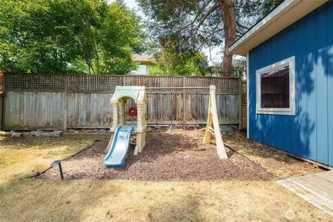 7025 25th Avenue NE Seattle WA 98115