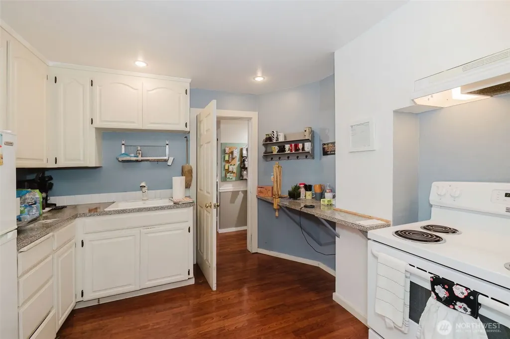 9234 Bay Shore Drive NW Silverdale WA 98383