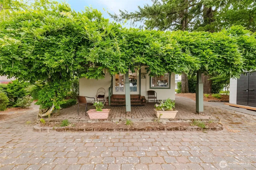9234 Bay Shore Drive NW Silverdale WA 98383