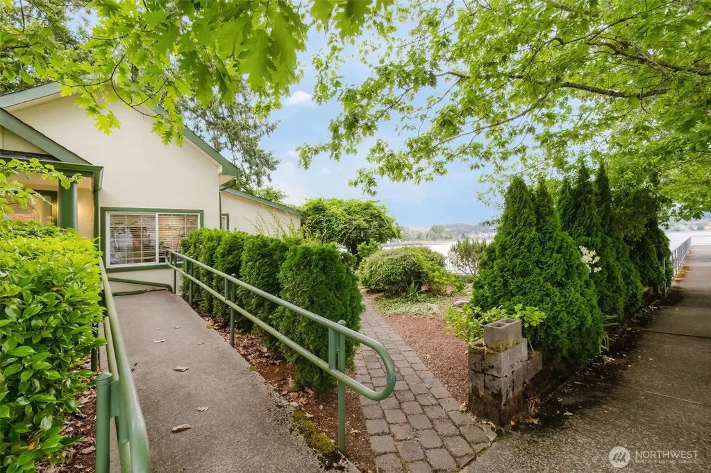 9234 Bay Shore Drive NW Silverdale WA 98383