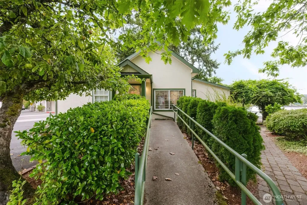 9234 Bay Shore Drive NW Silverdale WA 98383