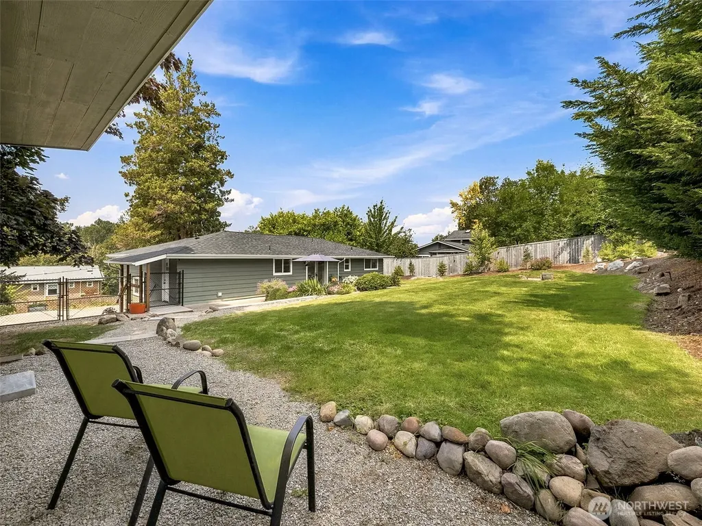 21638 94th Place S Kent WA 98031