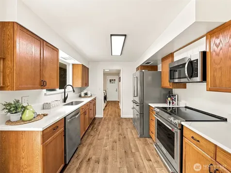 21638 94th Place S Kent WA 98031