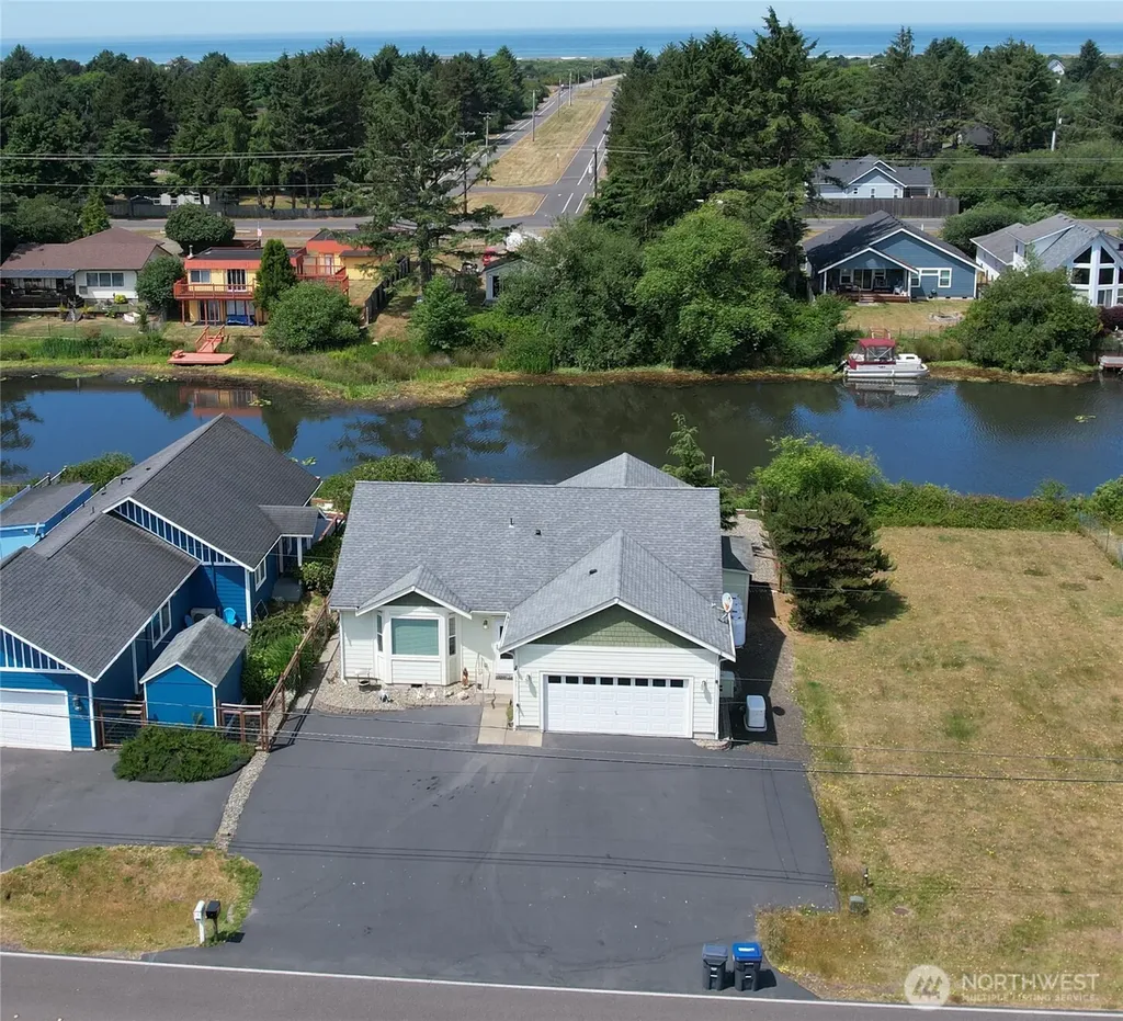 393 Canal Drive NE Ocean Shores WA 98569