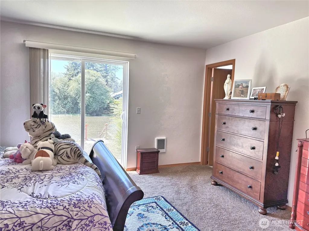 393 Canal Drive NE Ocean Shores WA 98569