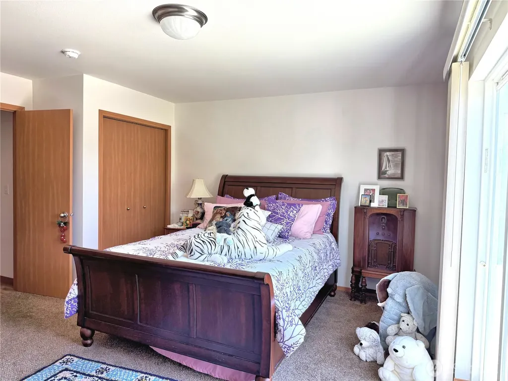 393 Canal Drive NE Ocean Shores WA 98569