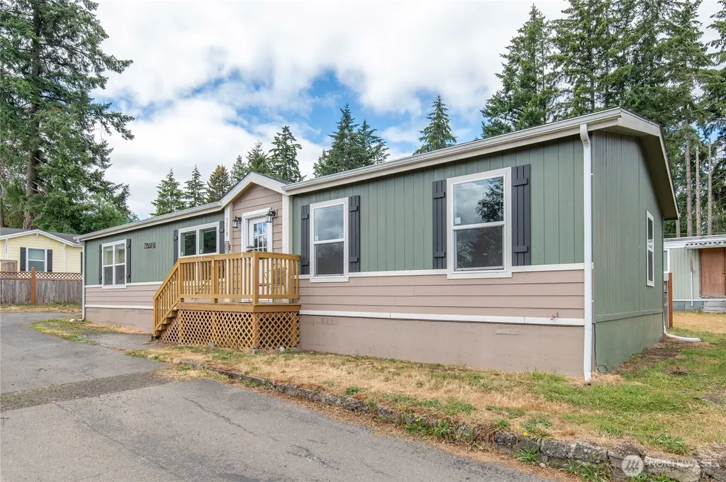 5219 5th Street Bremerton WA 98312